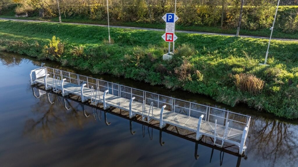 Nová čekací stání pro malé lodě v Roztokách u Prahy v provozu