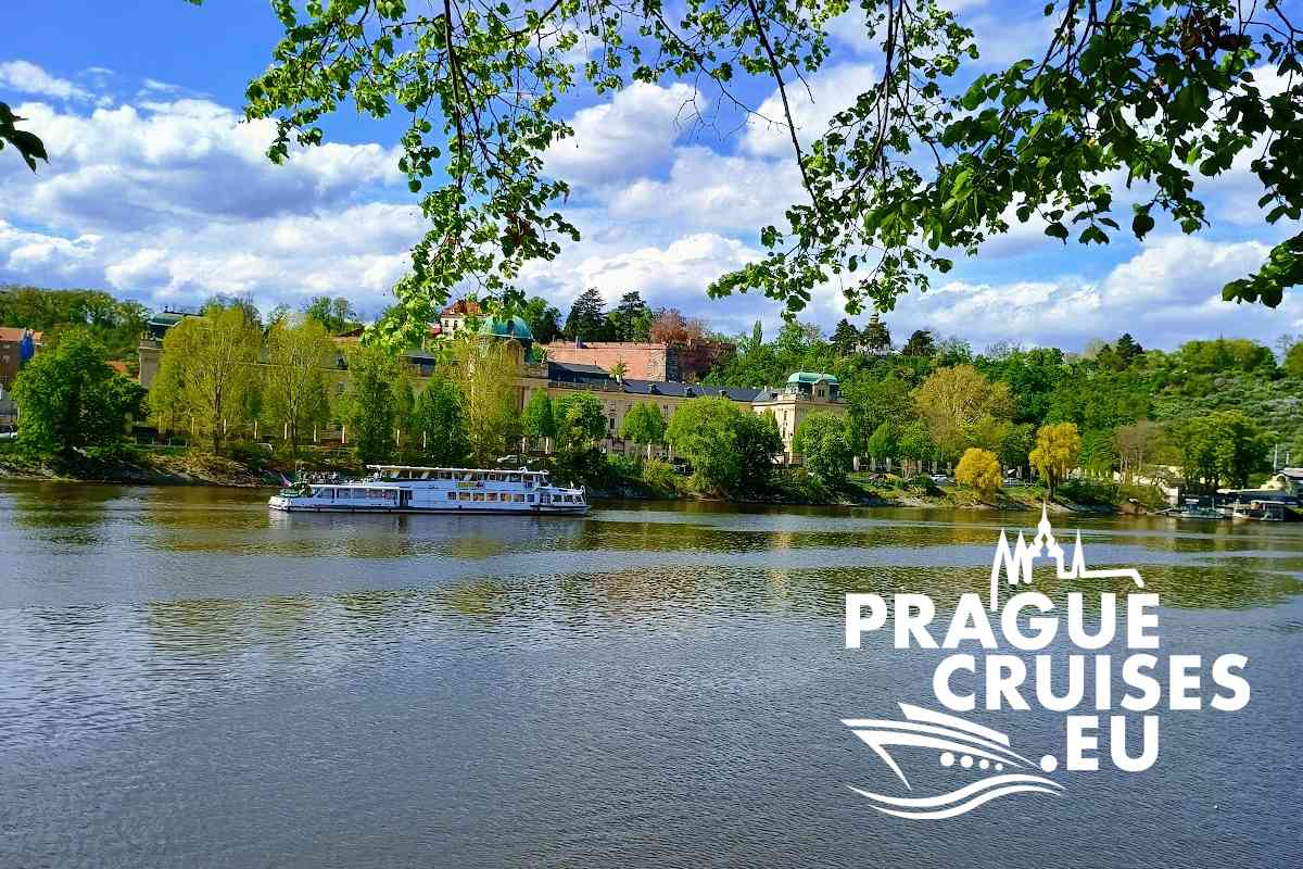 Der 1. Mai, der Feiertag der Liebe und der Liebenden in Prag