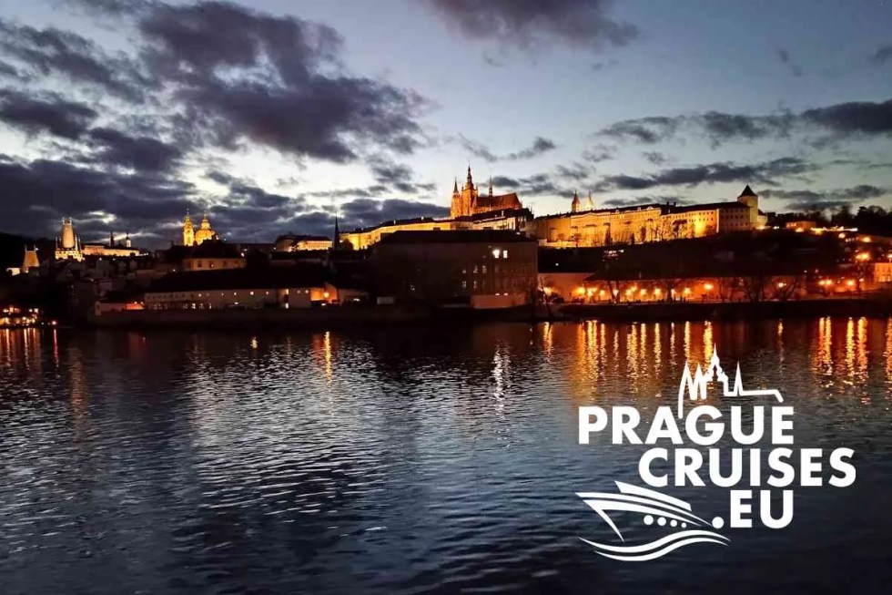 Dinner on a boat – Night cruise through Prague, July and August 2025