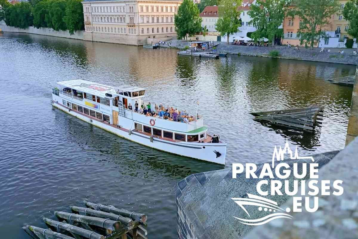 Neu im Angebot 2025: Abendliche Schifffahrt mit Drei-Gänge-Menü